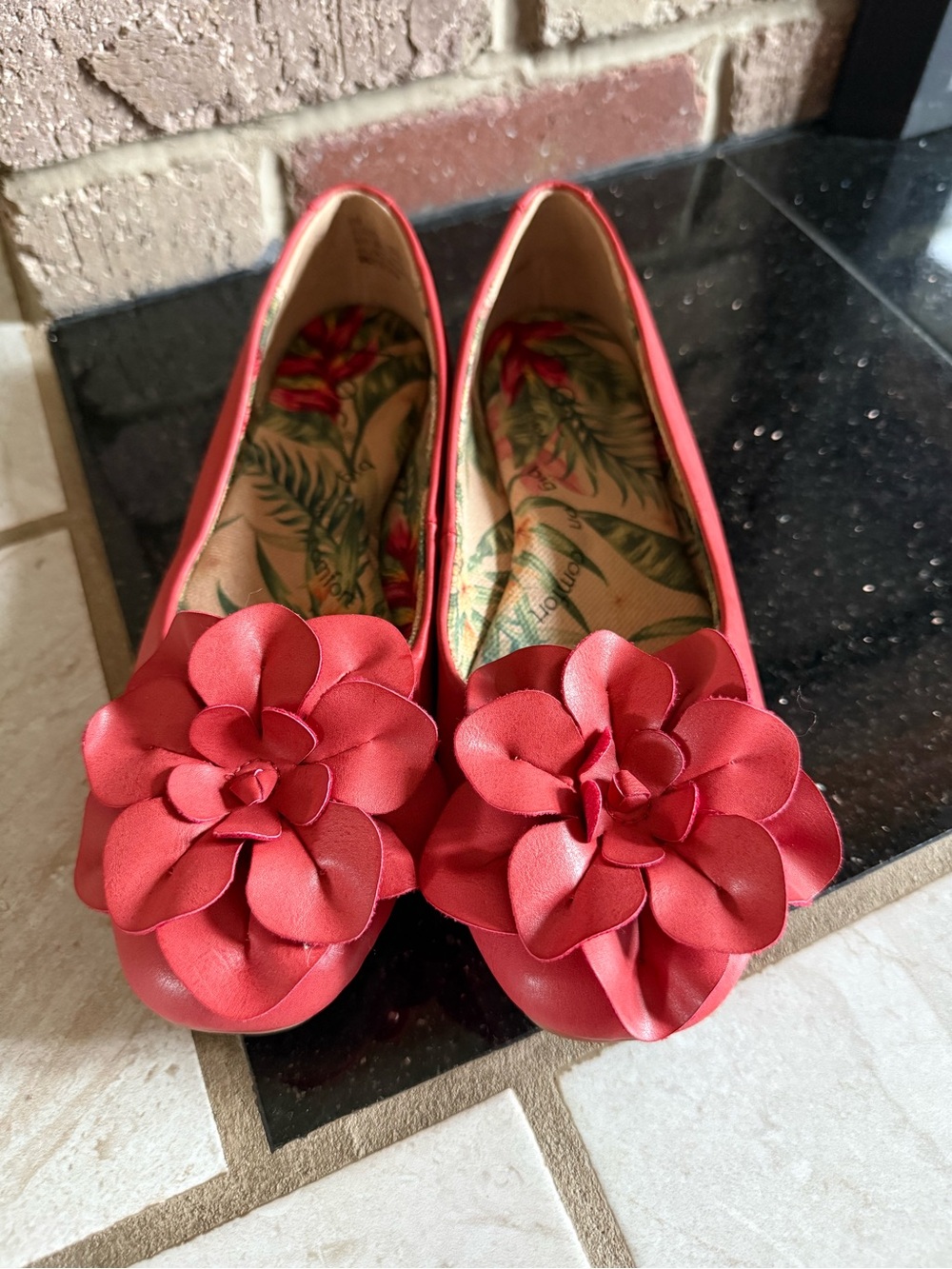 Women’s b.o.c. Floral Applique Coral Ballet Flats